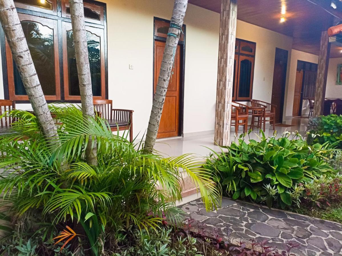 Kusnadi Hotel Легиан Экстерьер фото