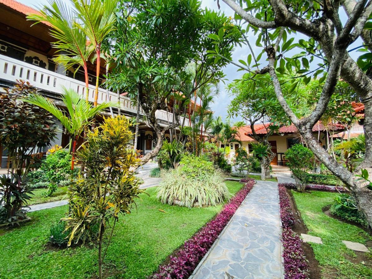 Kusnadi Hotel Легиан Экстерьер фото